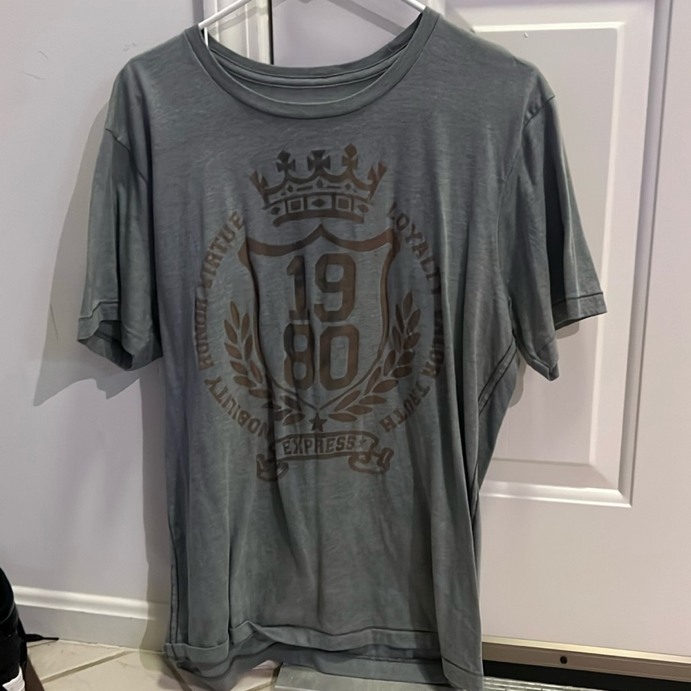 Gently worn men’s express graphic tee